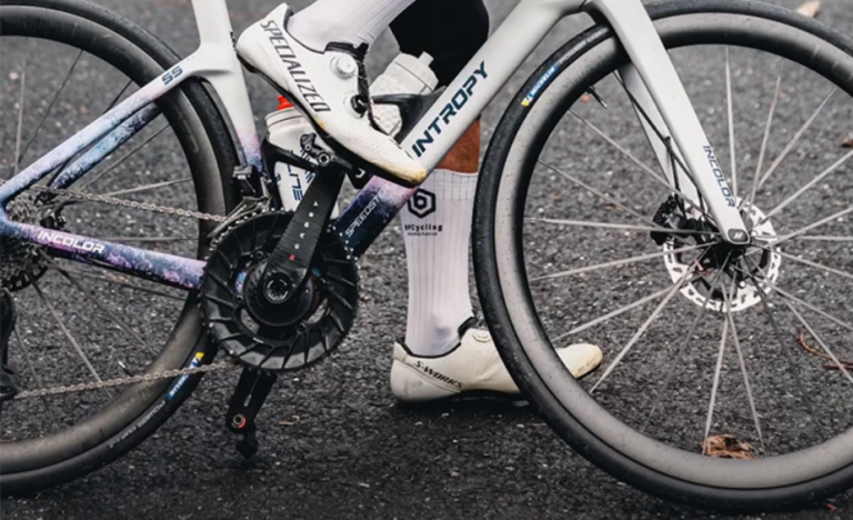 Road cyclist during an endurance ride using the VENTUS XPOWER power meter